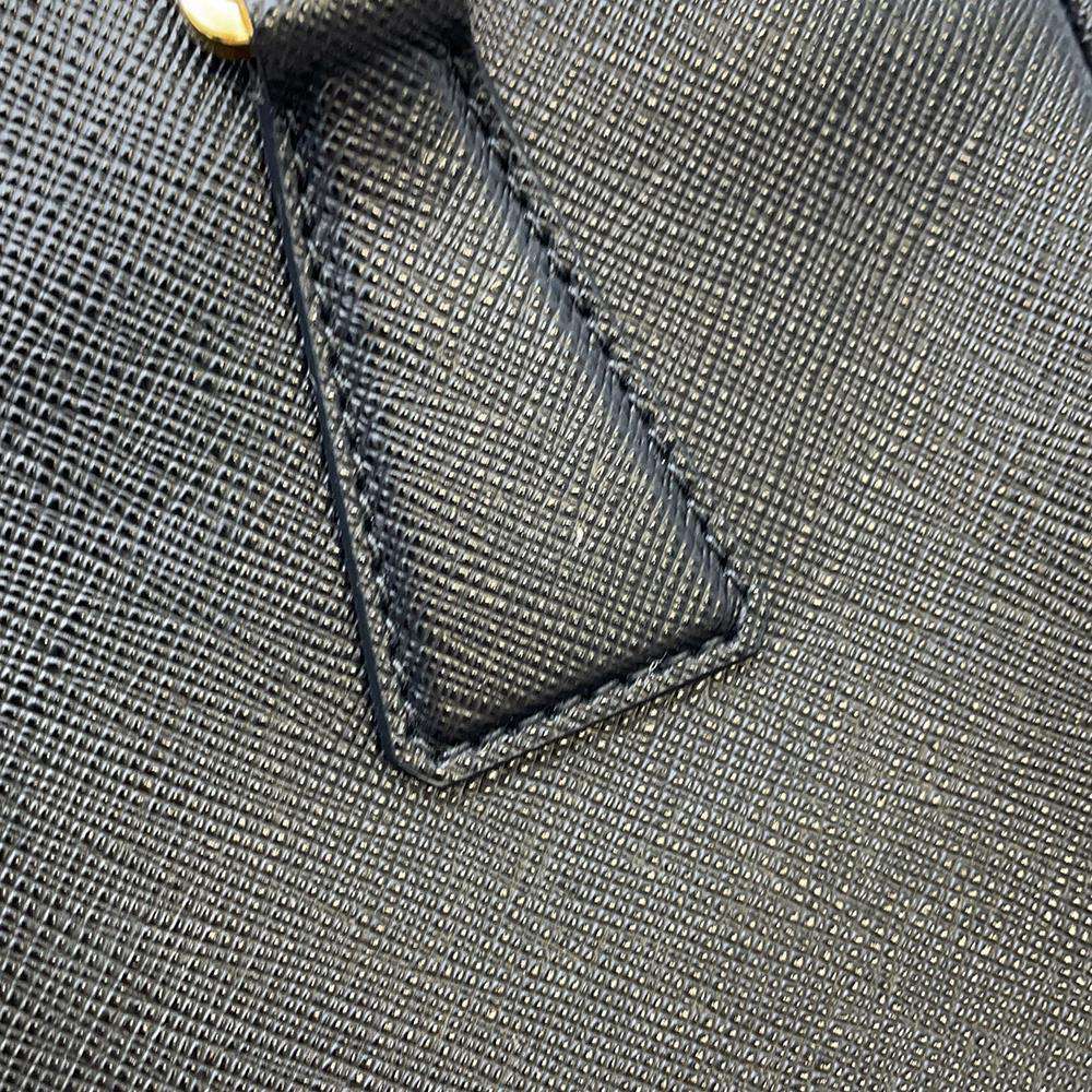 Prada handbag Saffiano leather black bag - Picture 8 of 12